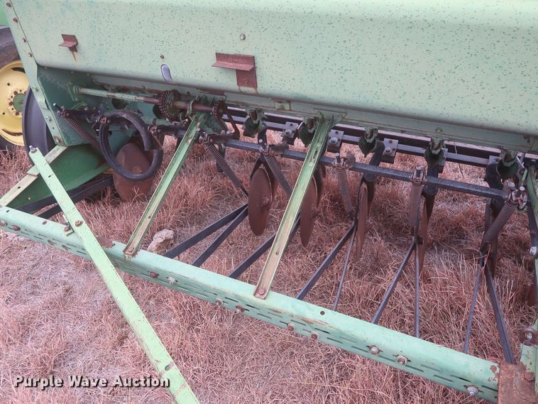 image for item MJ9266 John Deere 8300  grain drill