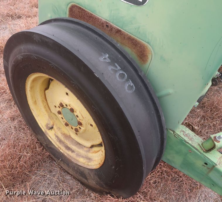 image for item MJ9266 John Deere 8300  grain drill