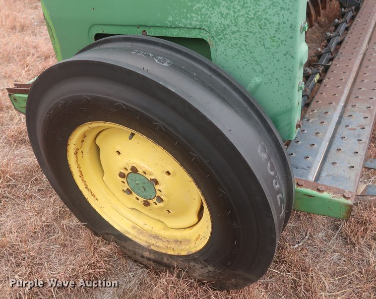 image for item MJ9266 John Deere 8300  grain drill