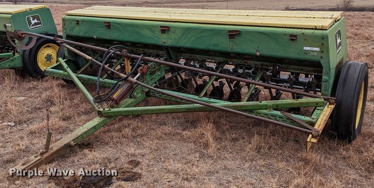 image for item MJ9267 John Deere 8000  grain drill