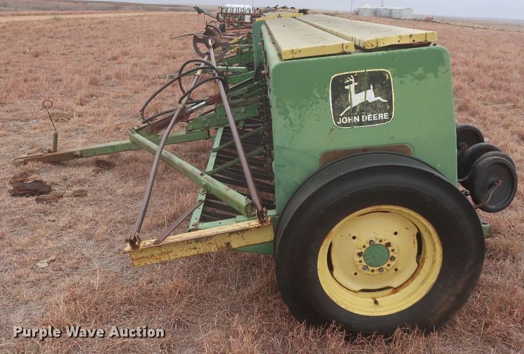 image for item MJ9267 John Deere 8000  grain drill