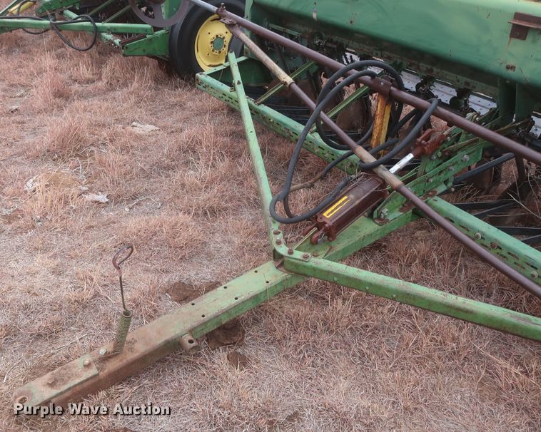 image for item MJ9267 John Deere 8000  grain drill