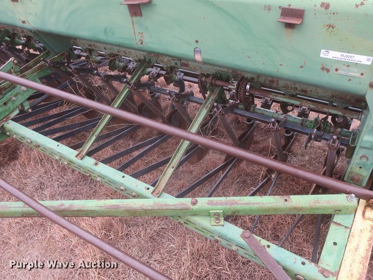 image for item MJ9267 John Deere 8000  grain drill