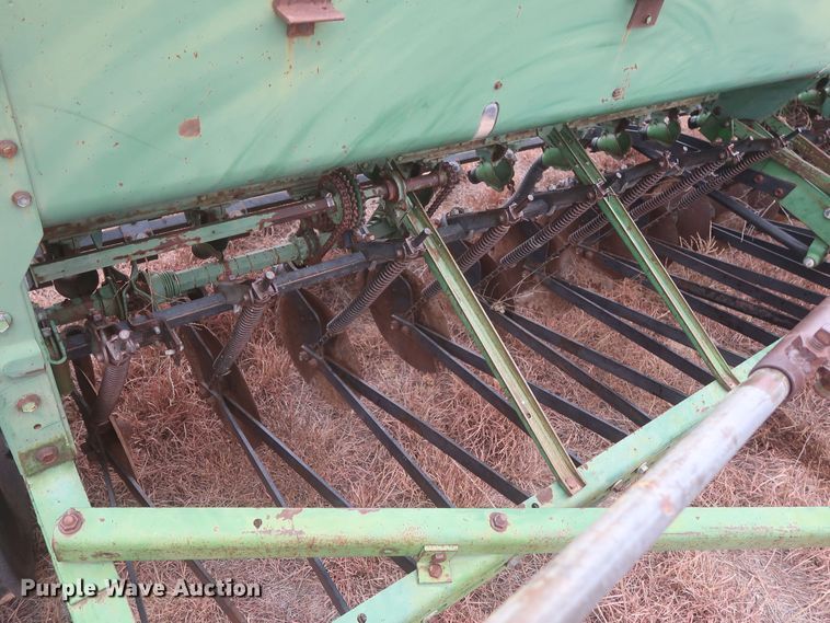 image for item MJ9267 John Deere 8000  grain drill