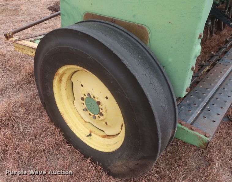 image for item MJ9267 John Deere 8000  grain drill