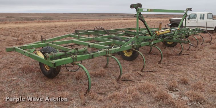 image for item MJ9269 John Deere 1600  field cultivator