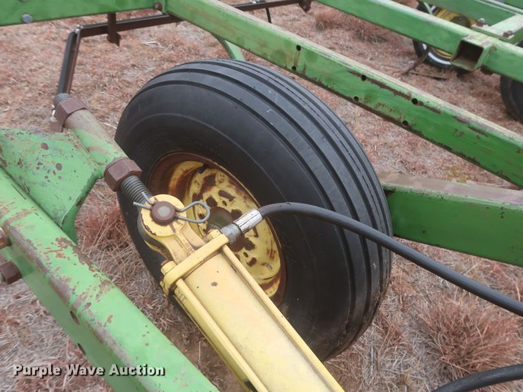 image for item MJ9269 John Deere 1600  field cultivator