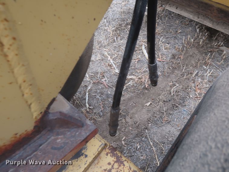 image for item MJ9275 Holcomb 1200  scraper