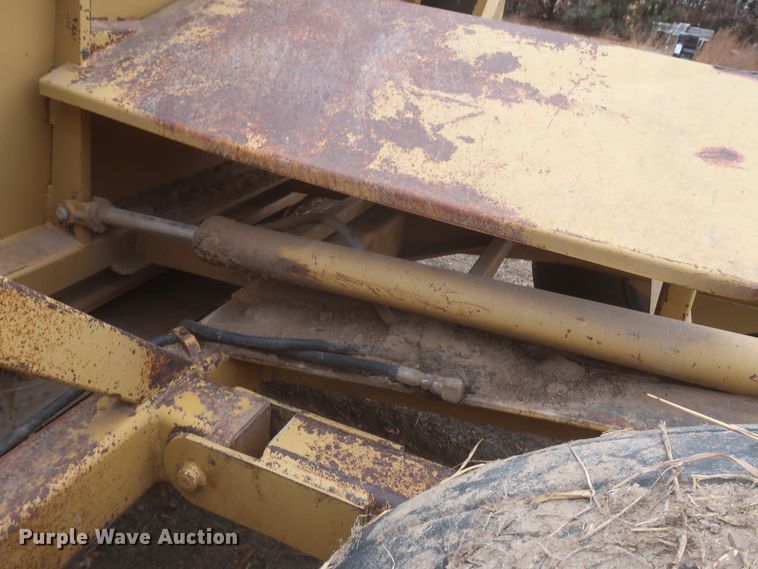 image for item MJ9275 Holcomb 1200  scraper