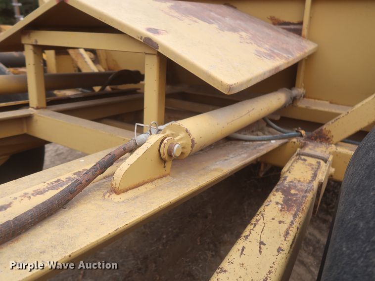 image for item MJ9275 Holcomb 1200  scraper