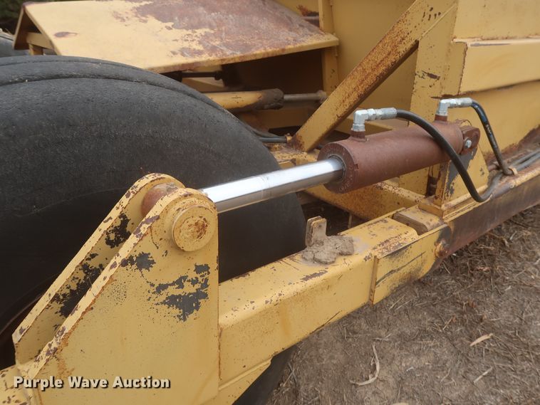 image for item MJ9275 Holcomb 1200  scraper