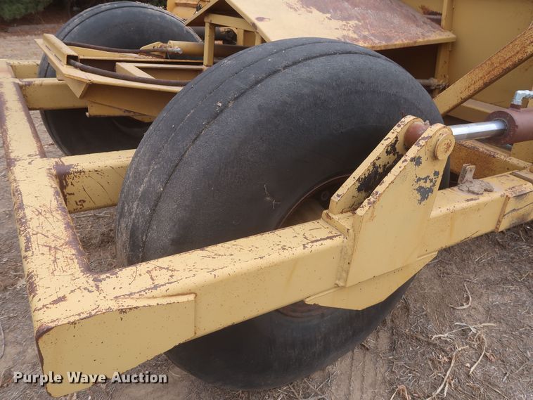 image for item MJ9275 Holcomb 1200  scraper