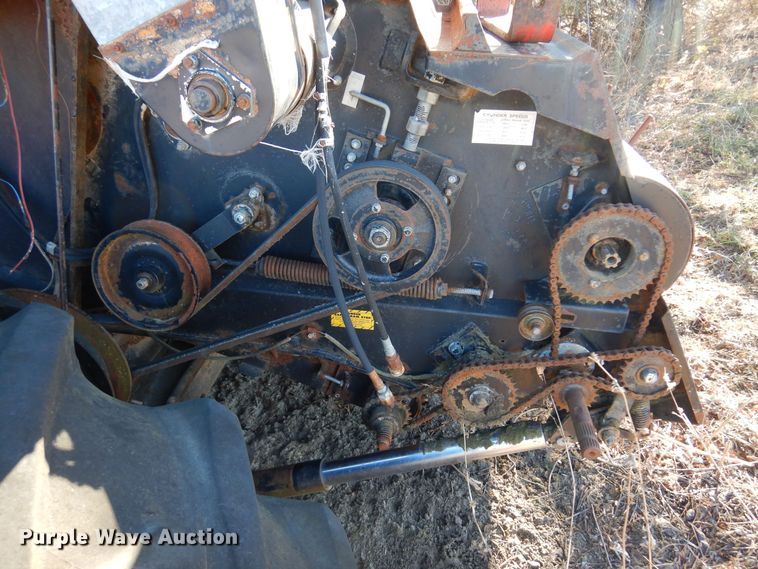 image for item MM9813 1973 Gleaner M  combine