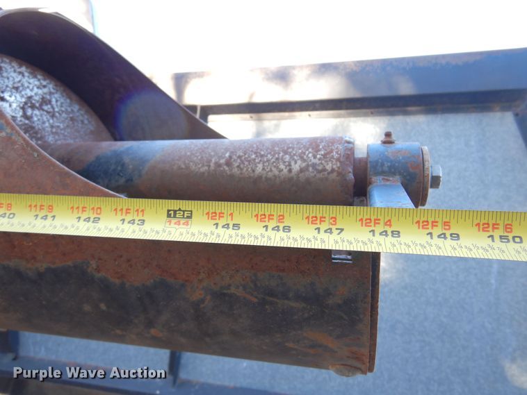 image for item MM9813 1973 Gleaner M  combine