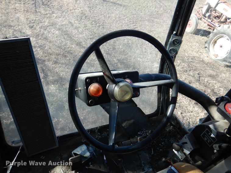 image for item MM9813 1973 Gleaner M  combine
