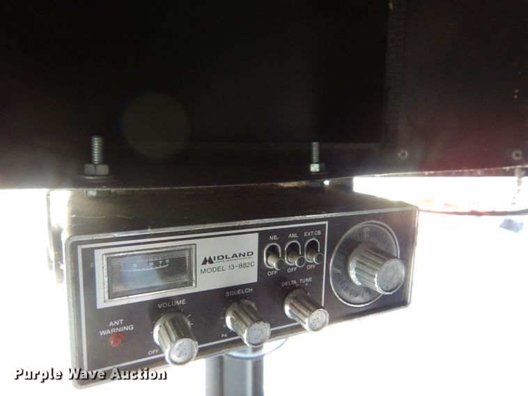 image for item MM9813 1973 Gleaner M  combine