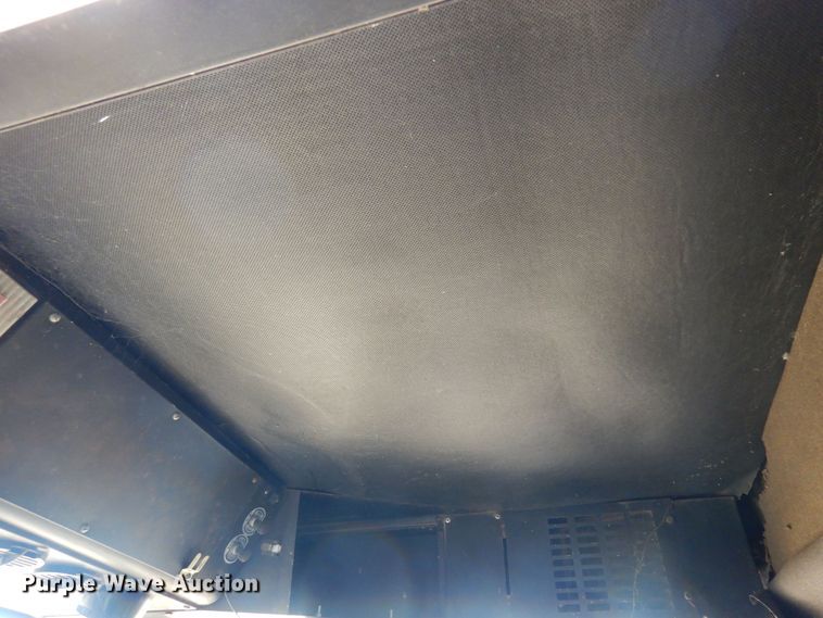 image for item MM9813 1973 Gleaner M  combine