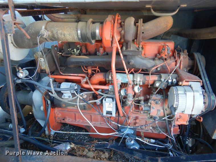 image for item MM9813 1973 Gleaner M  combine