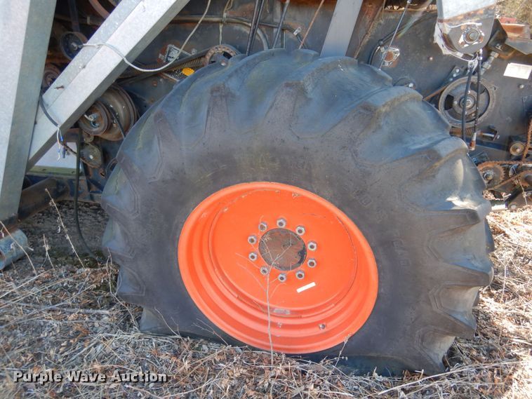 image for item MM9813 1973 Gleaner M  combine