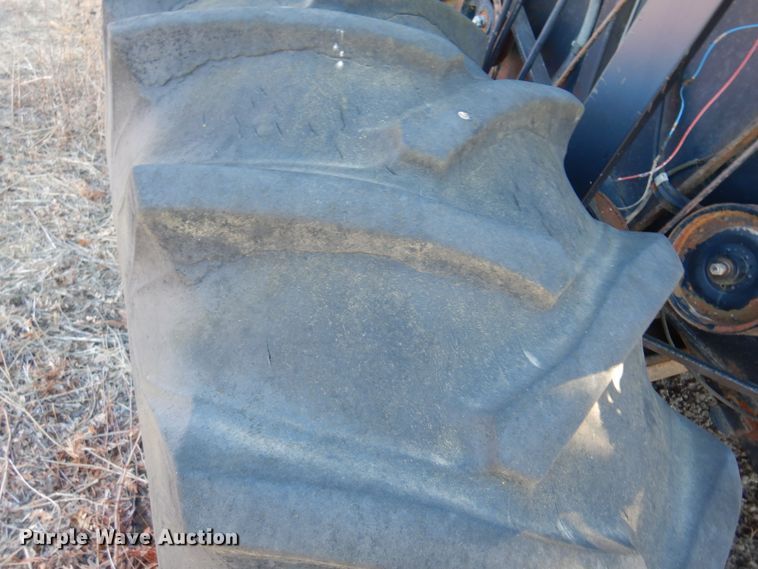 image for item MM9813 1973 Gleaner M  combine