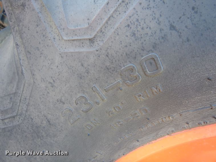 image for item MM9813 1973 Gleaner M  combine