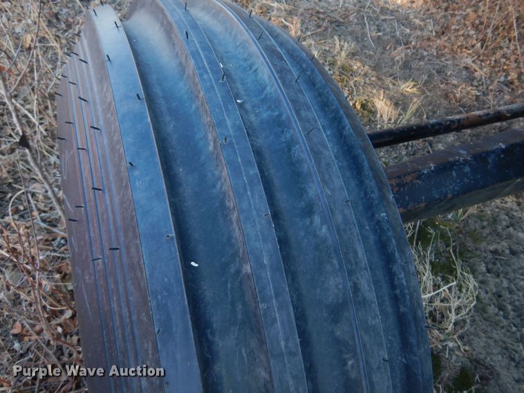 image for item MM9813 1973 Gleaner M  combine