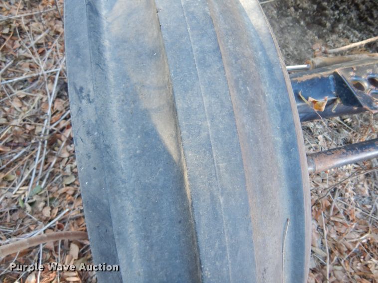 image for item MM9813 1973 Gleaner M  combine