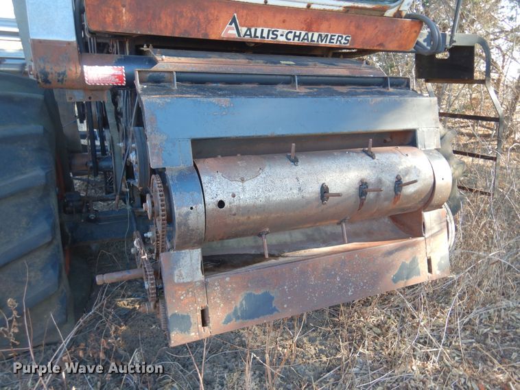 image for item MM9814 Gleaner M  combine