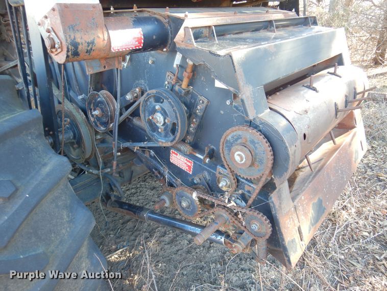 image for item MM9814 Gleaner M  combine