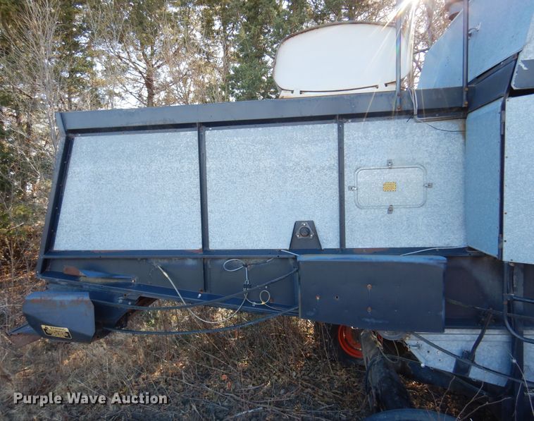 image for item MM9814 Gleaner M  combine