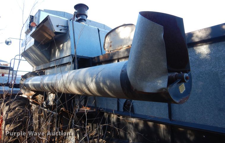 image for item MM9814 Gleaner M  combine