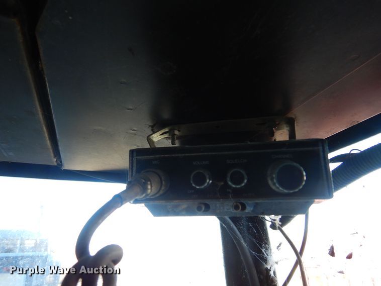 image for item MM9814 Gleaner M  combine