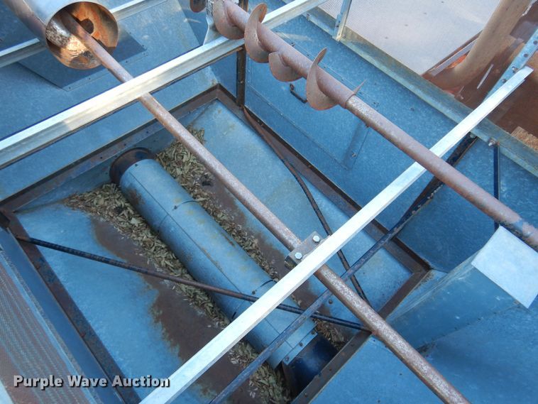 image for item MM9814 Gleaner M  combine