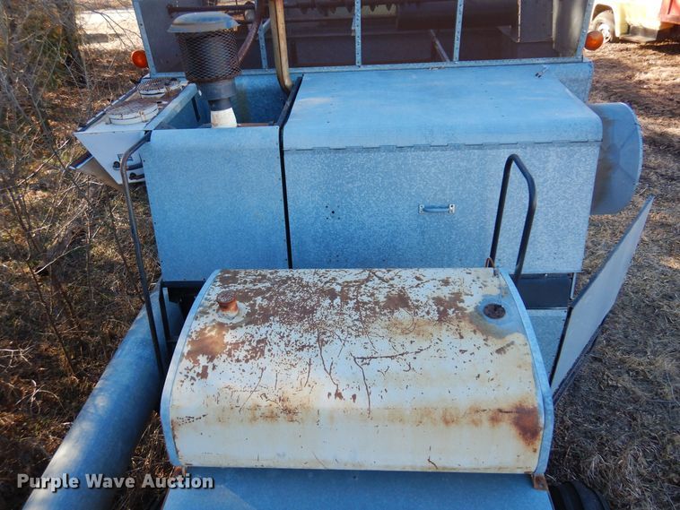 image for item MM9814 Gleaner M  combine