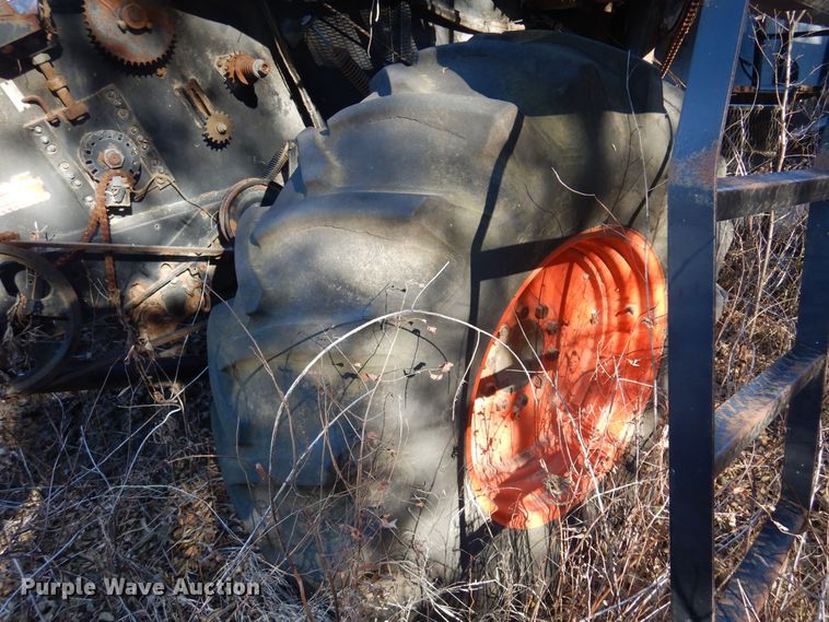 image for item MM9814 Gleaner M  combine