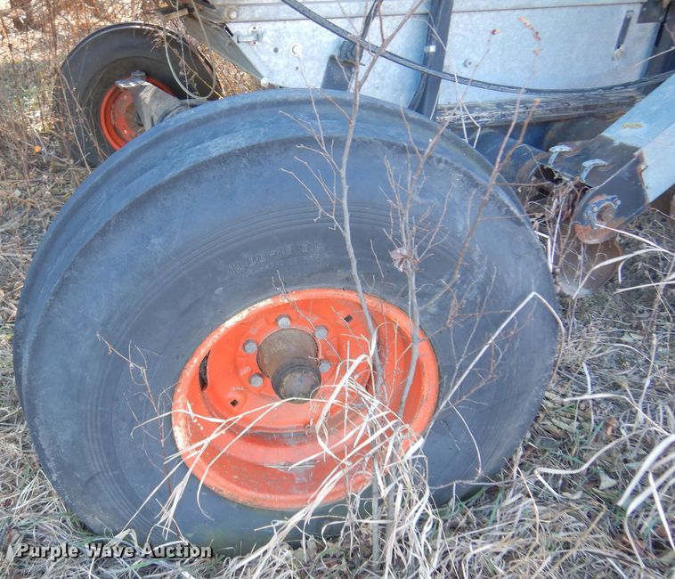 image for item MM9814 Gleaner M  combine