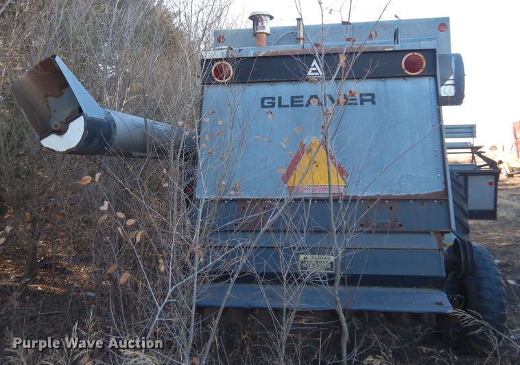 image for item MM9815 1980 Gleaner L2  combine