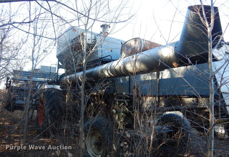 image for item MM9815 1980 Gleaner L2  combine