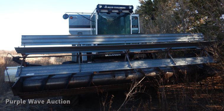 image for item MM9815 1980 Gleaner L2  combine
