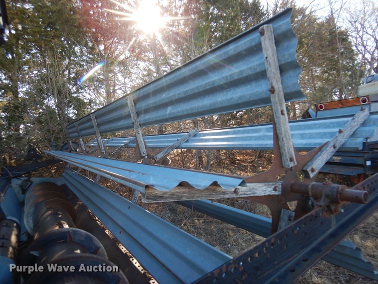 image for item MM9815 1980 Gleaner L2  combine