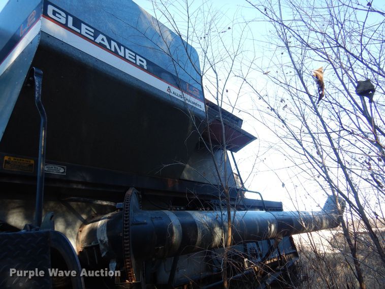 image for item MM9815 1980 Gleaner L2  combine