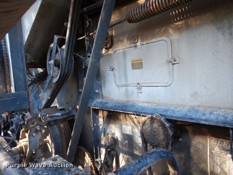 image for item MM9815 1980 Gleaner L2  combine