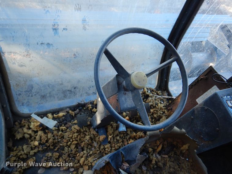 image for item MM9815 1980 Gleaner L2  combine