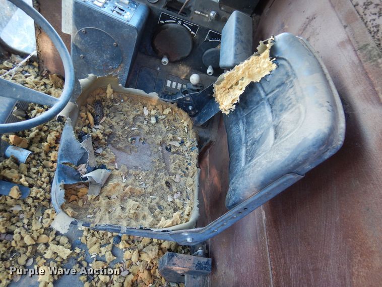 image for item MM9815 1980 Gleaner L2  combine