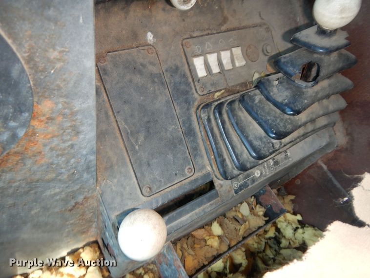 image for item MM9815 1980 Gleaner L2  combine