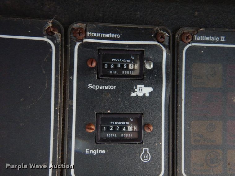 image for item MM9815 1980 Gleaner L2  combine