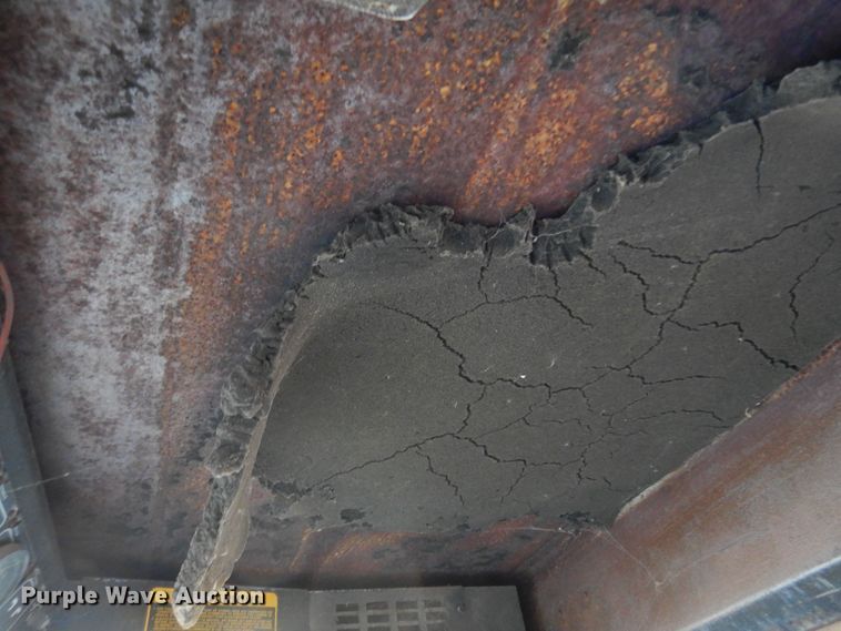 image for item MM9815 1980 Gleaner L2  combine