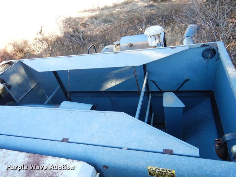 image for item MM9815 1980 Gleaner L2  combine
