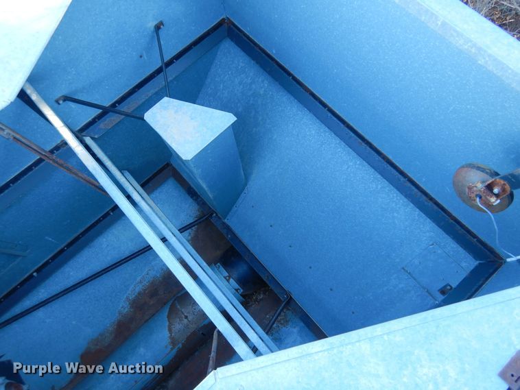 image for item MM9815 1980 Gleaner L2  combine