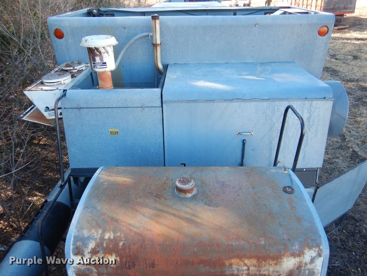 image for item MM9815 1980 Gleaner L2  combine